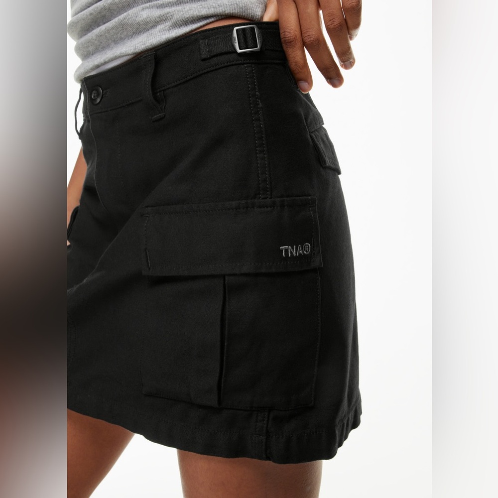 NWT TNA Aritzia black cargo skirt